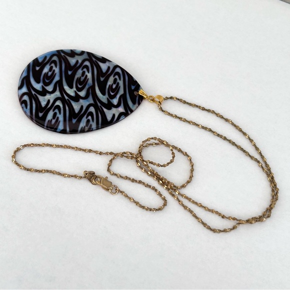 Blue Black Designer Shell Statement Necklace Gold Tone Chain - Picture 8 of 10